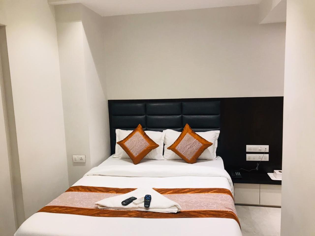 Hotel Flora Suites - Fort, Mumbai